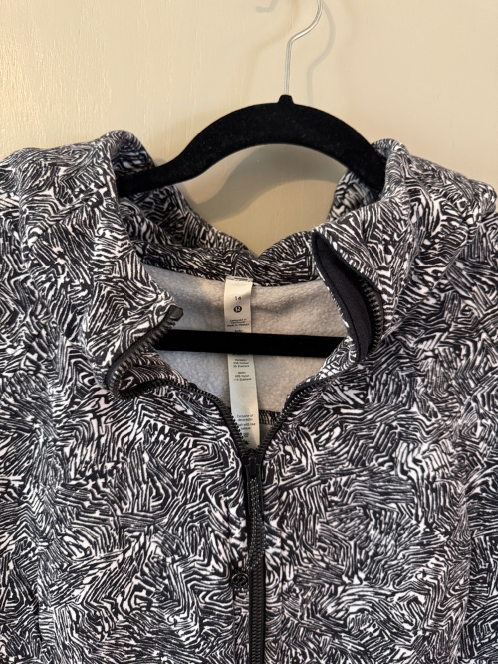 lululemon athletica Scuba Full-Zip Hoodie - Offbeat Alpine White Black - Picture 7 of 8